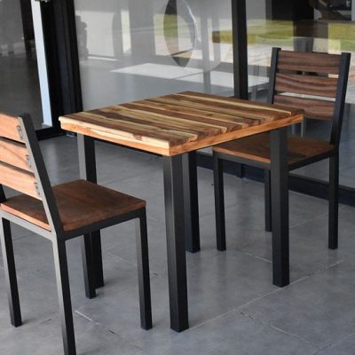 JUEGO DE SILLAS Y MESA COMEDOR