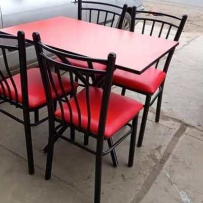 JUEGO DE SILLAS Y MESA COMEDOR