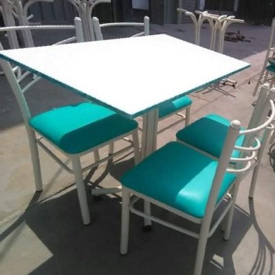 JUEGO DE SILLAS Y MESA COMEDOR