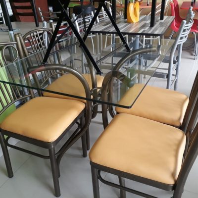 JUEGO DE COMEDOR PARA RESTAURANTE